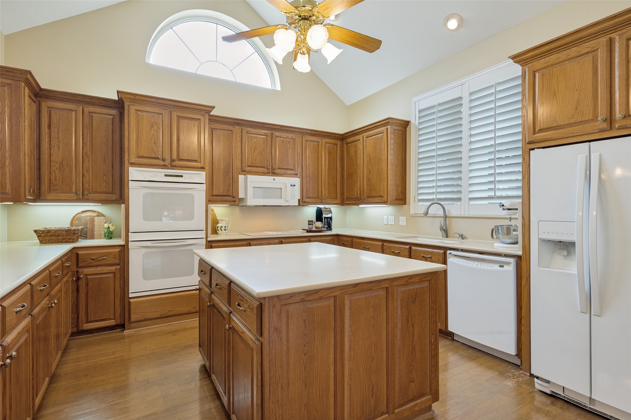 6404 Creekside Drive