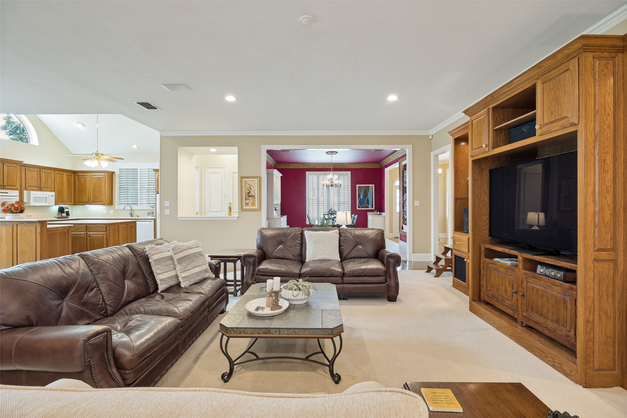 6404 Creekside Drive