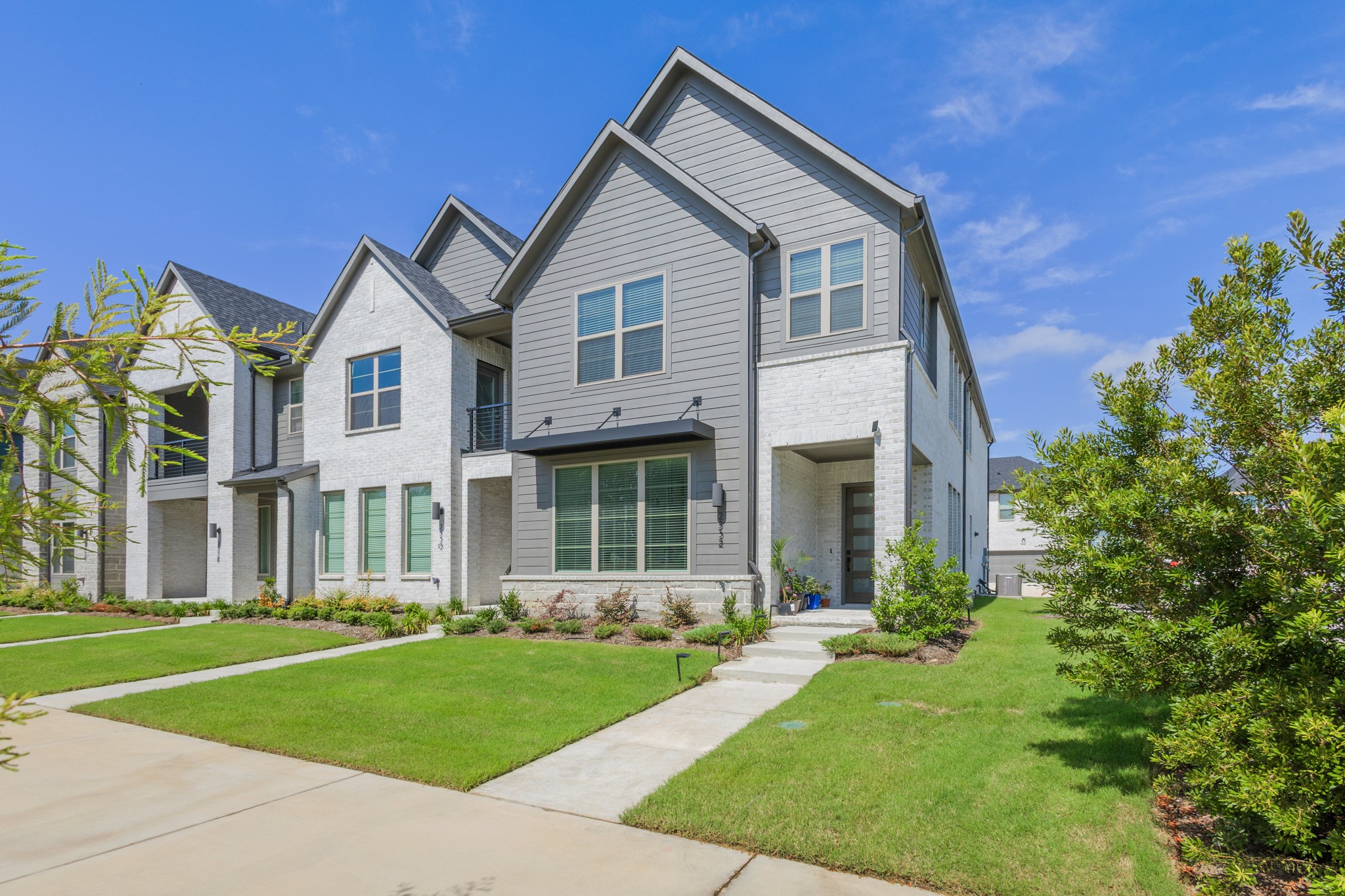 2532 Campden Mews