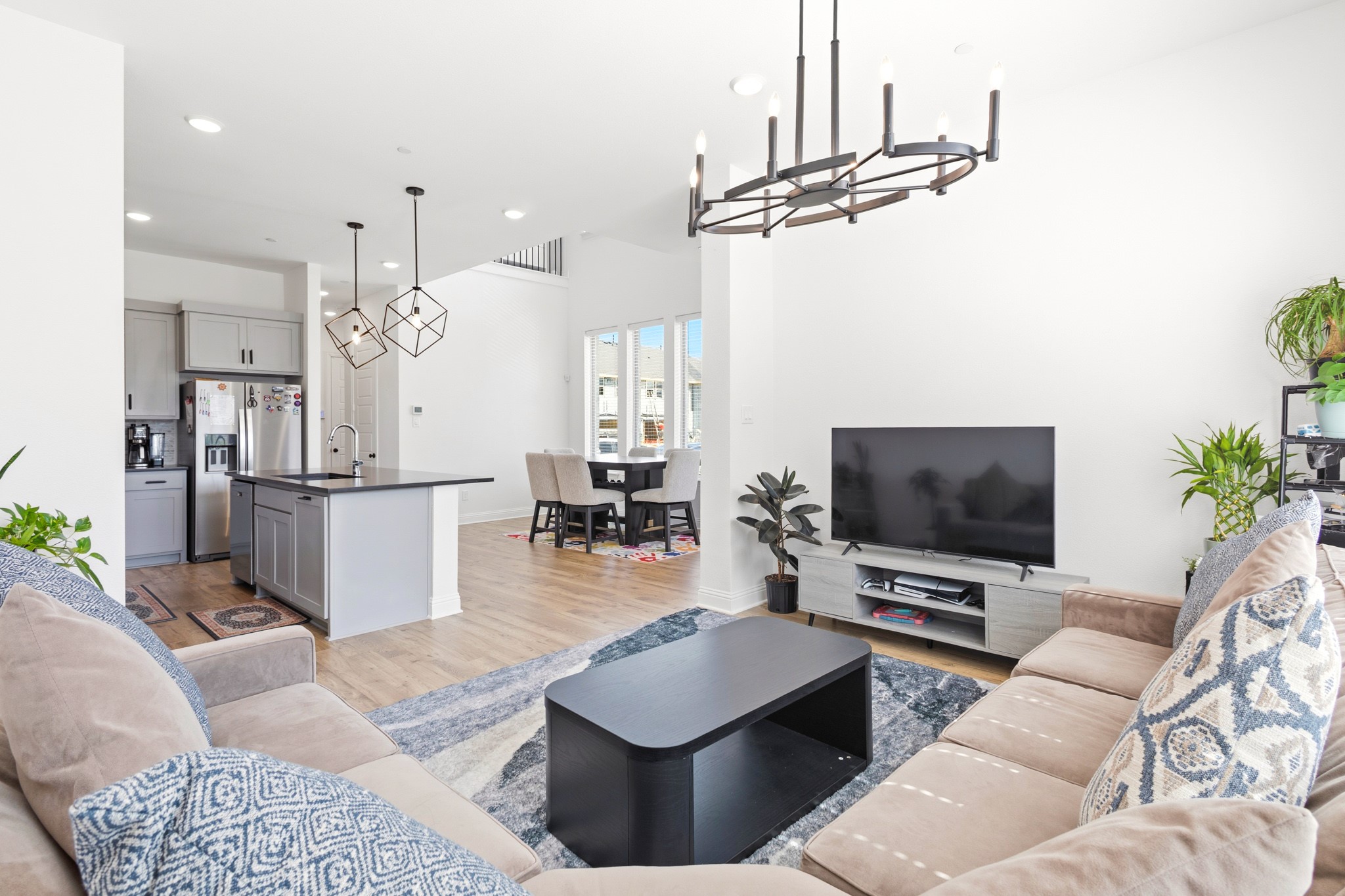 2532 Campden Mews
