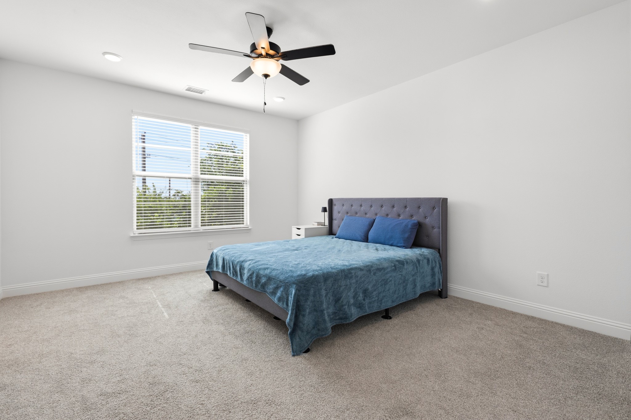 2532 Campden Mews