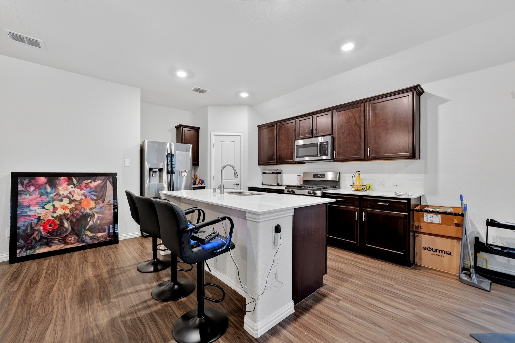 705 Pearl Way