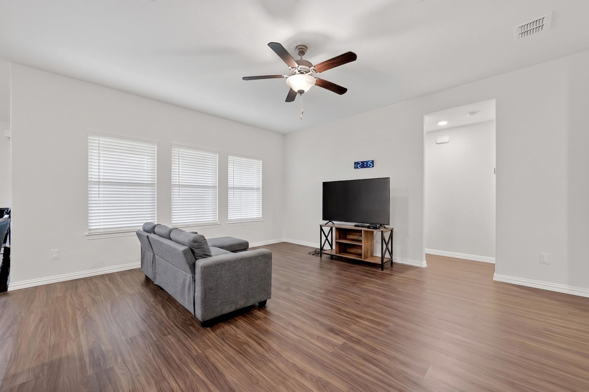 705 Pearl Way