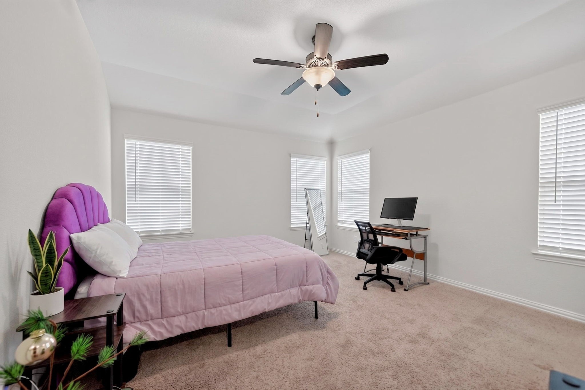 705 Pearl Way
