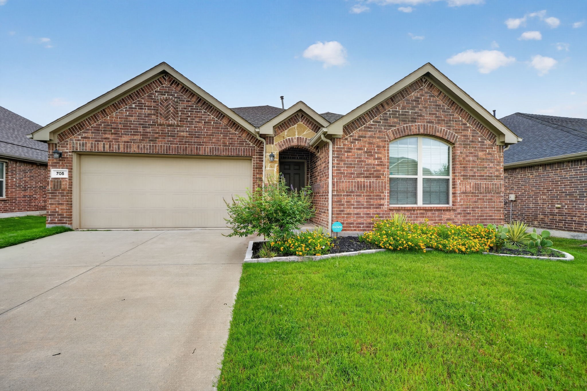 705 Pearl Way