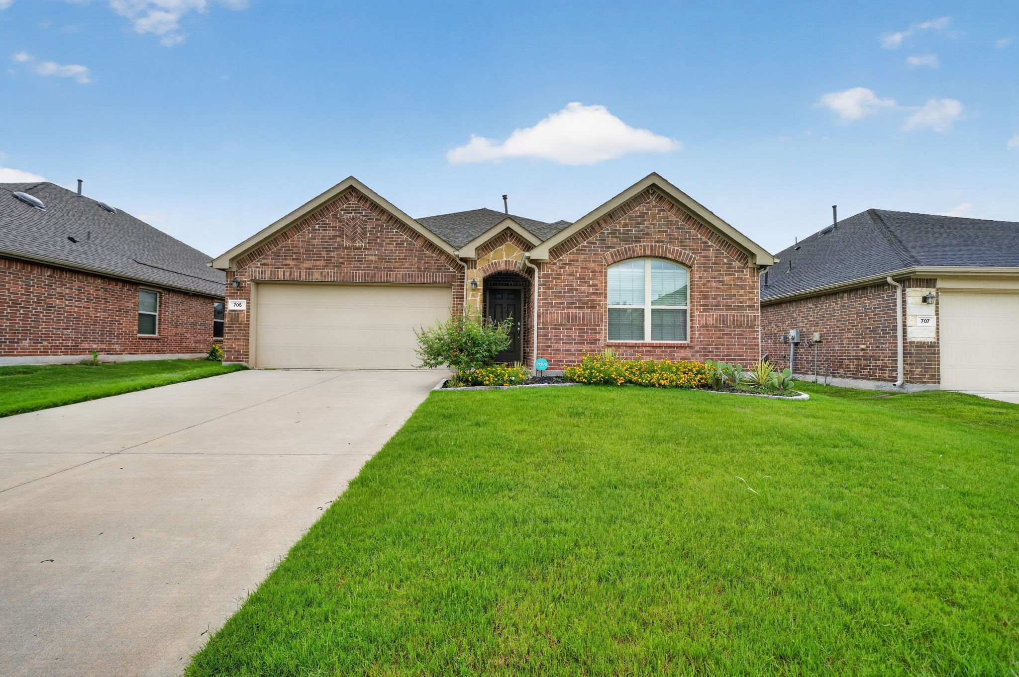705 Pearl Way