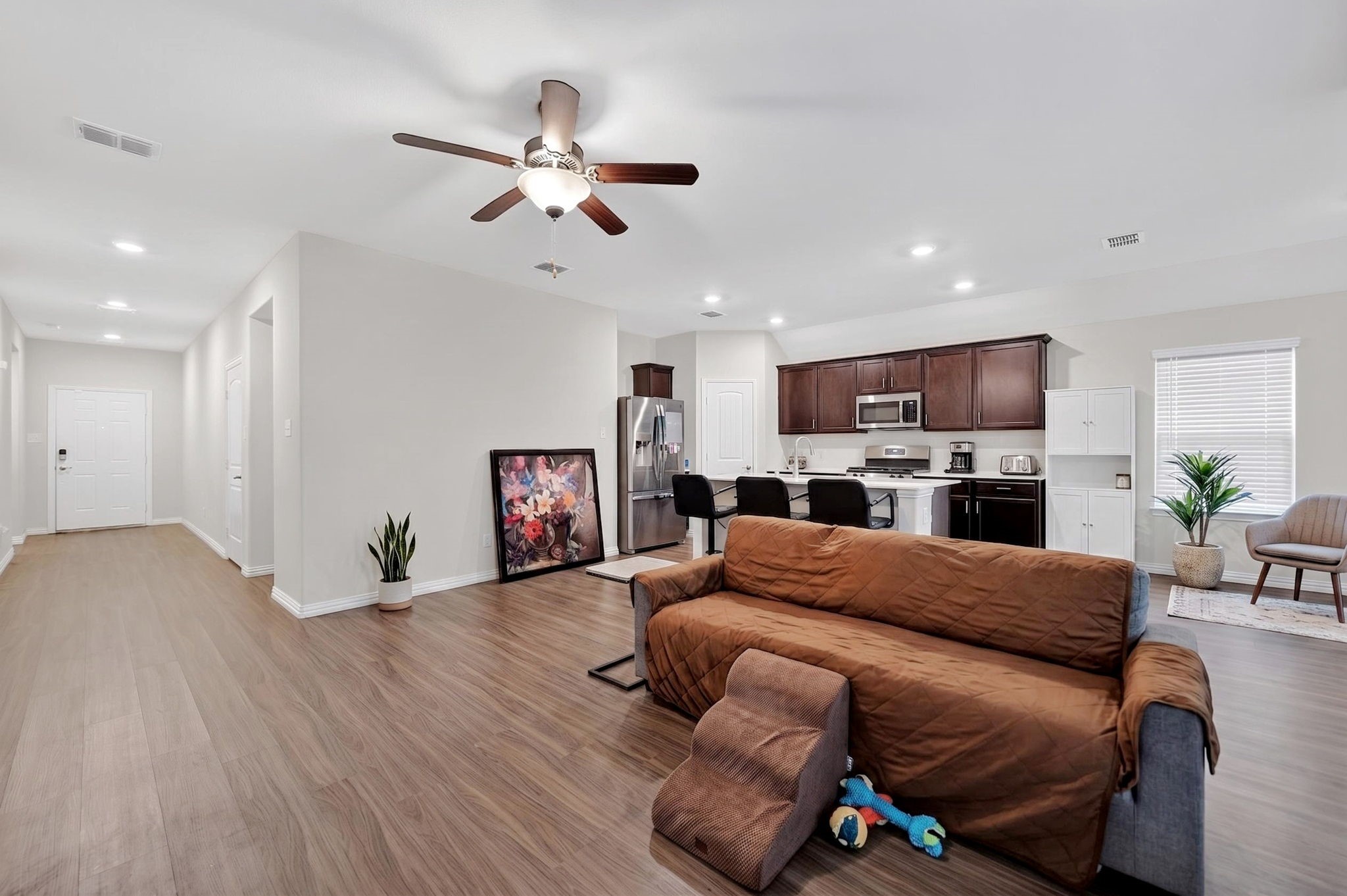 705 Pearl Way