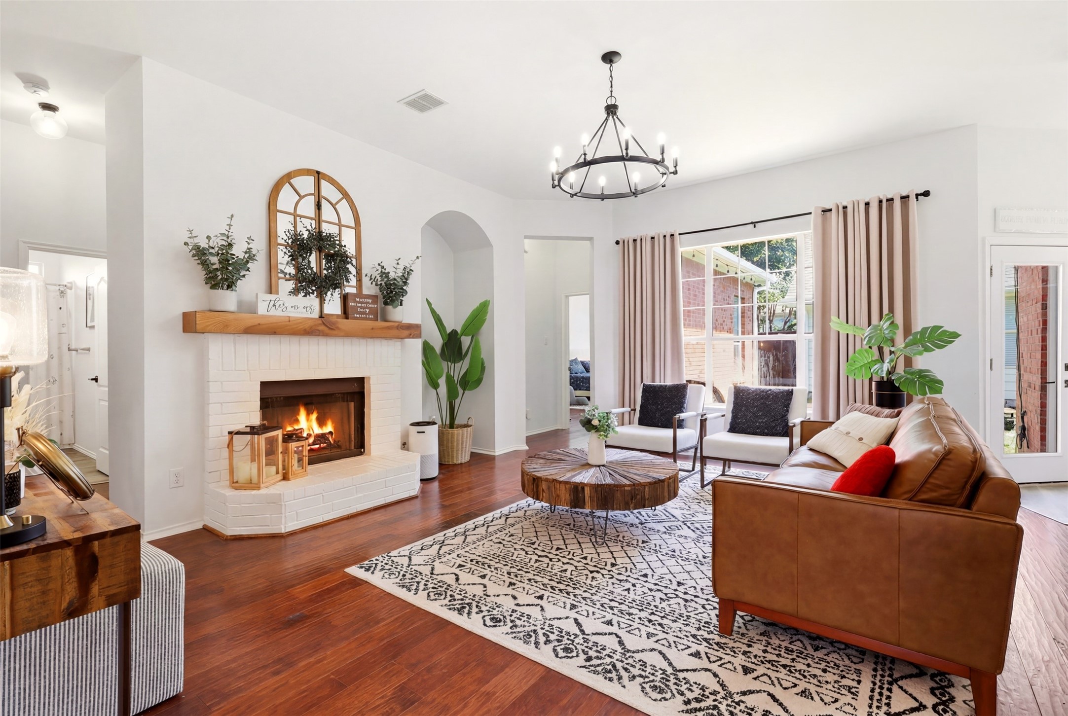 1744 Ivy Lane