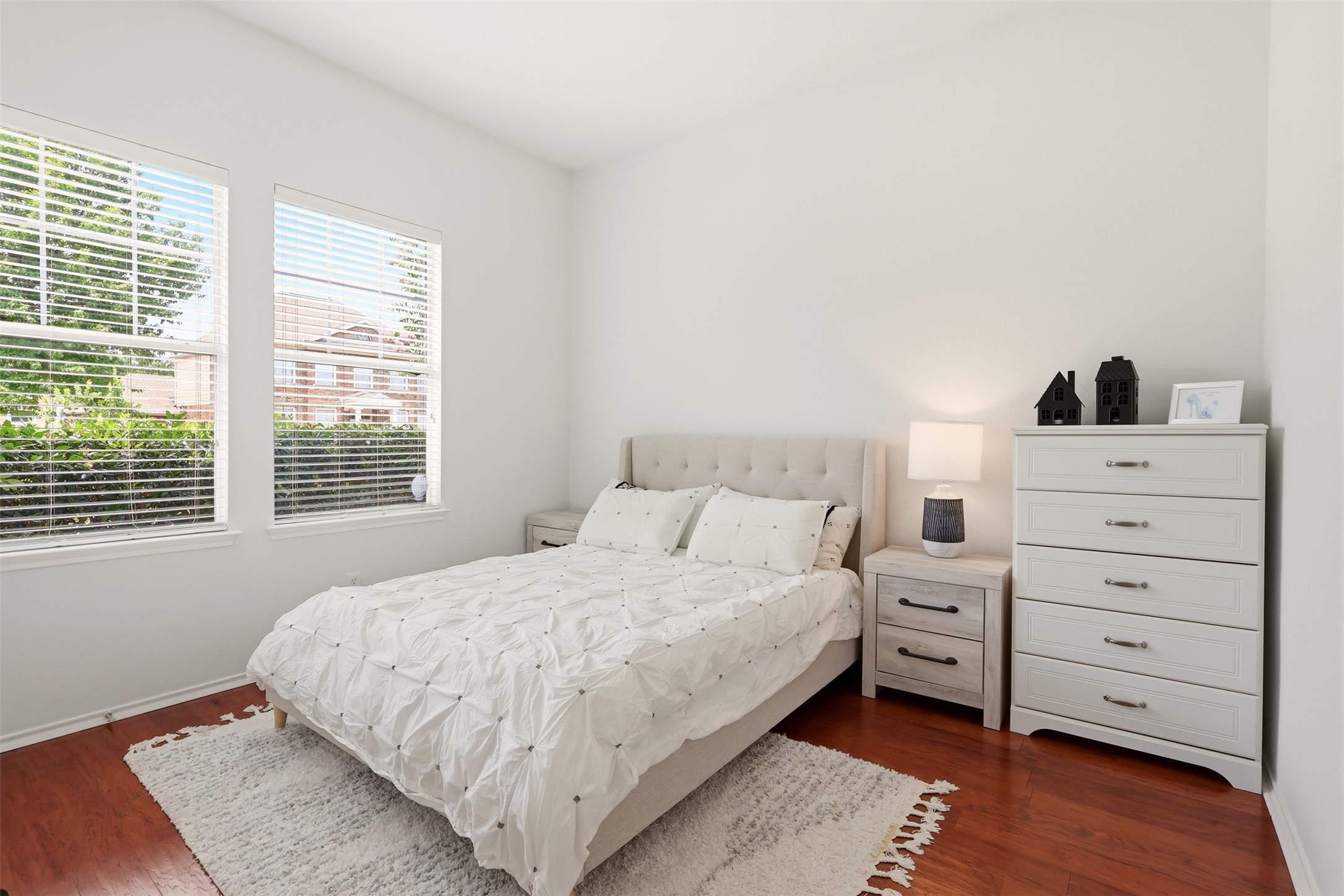 1744 Ivy Lane