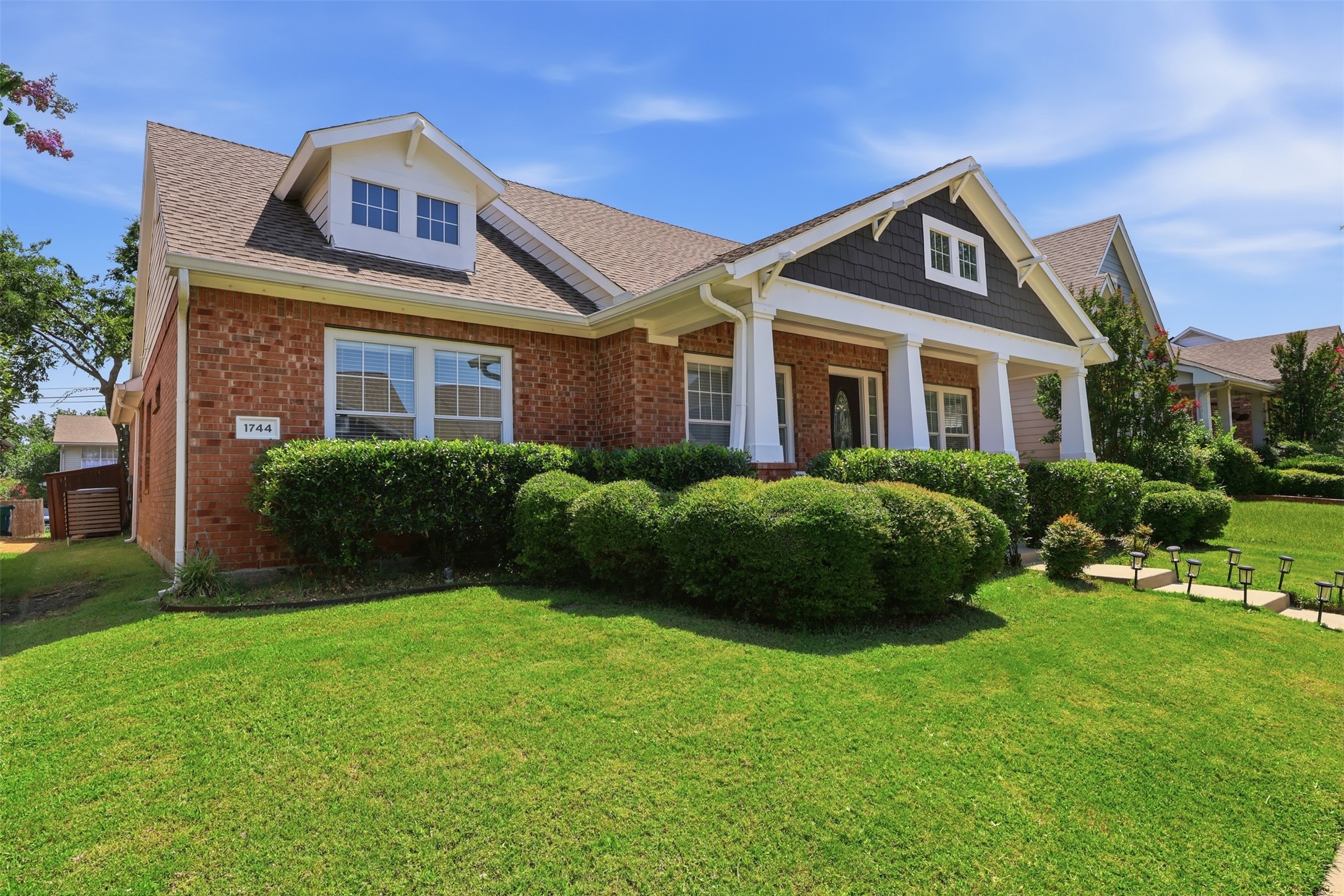 1744 Ivy Lane