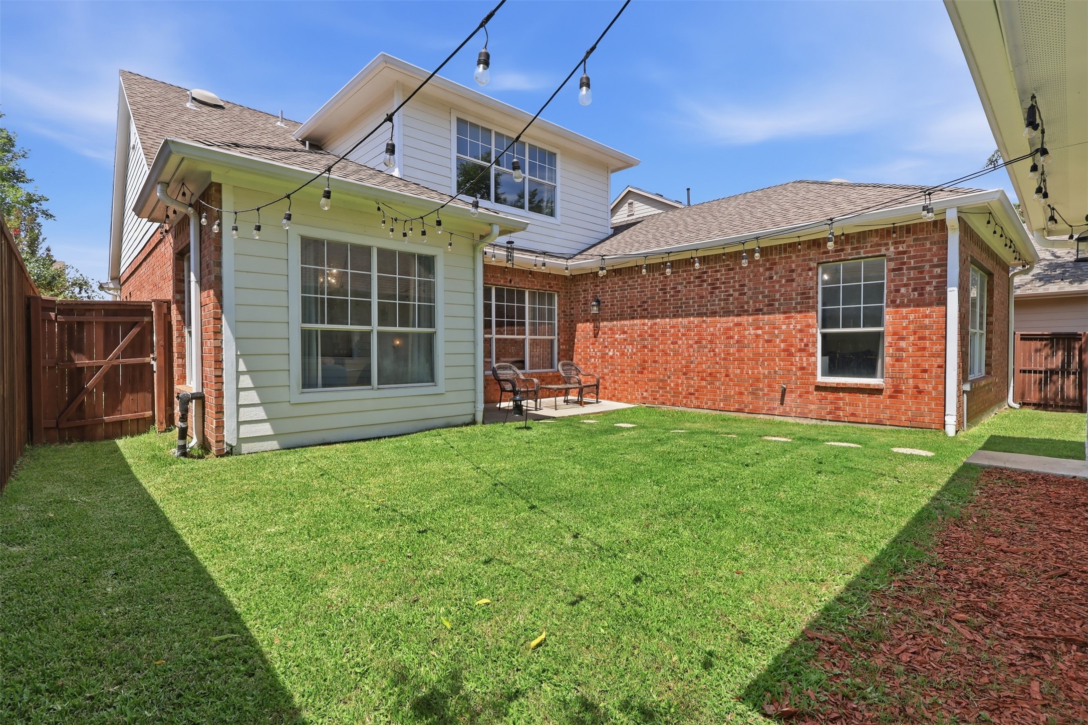 1744 Ivy Lane
