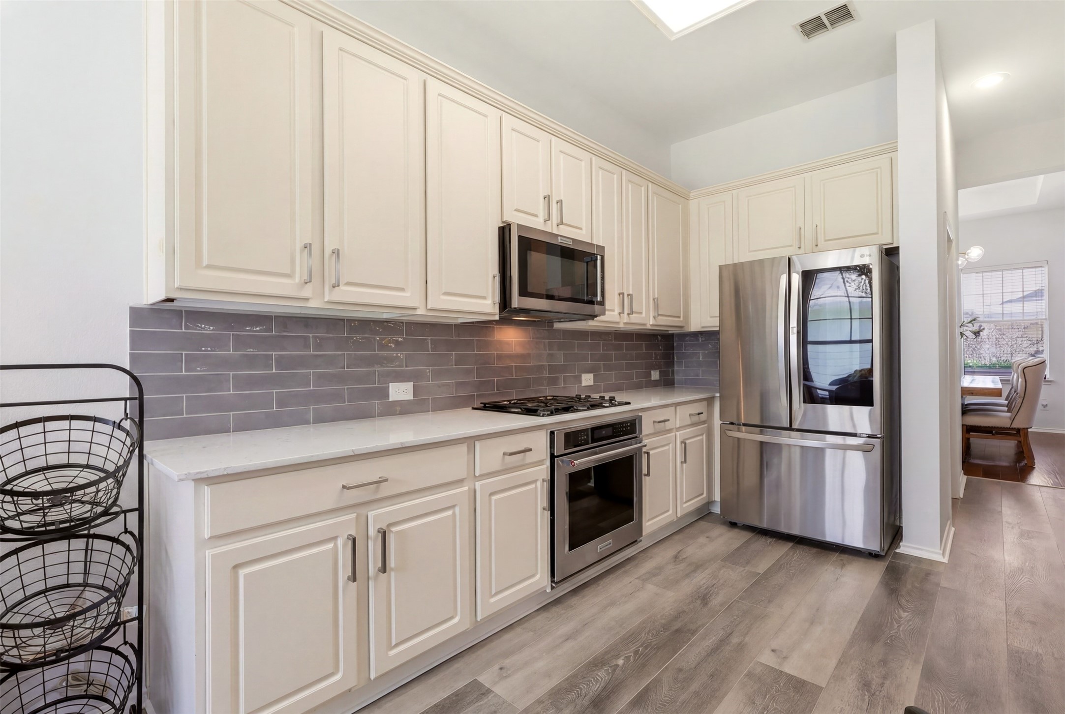 1744 Ivy Lane