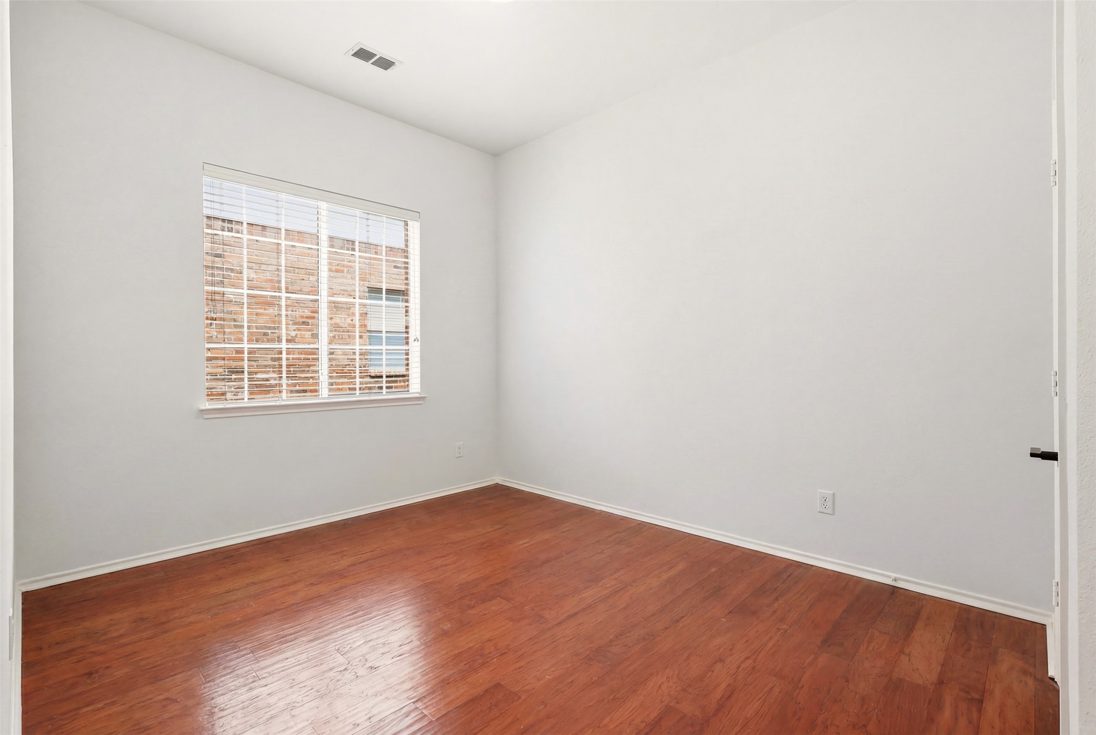 1744 Ivy Lane