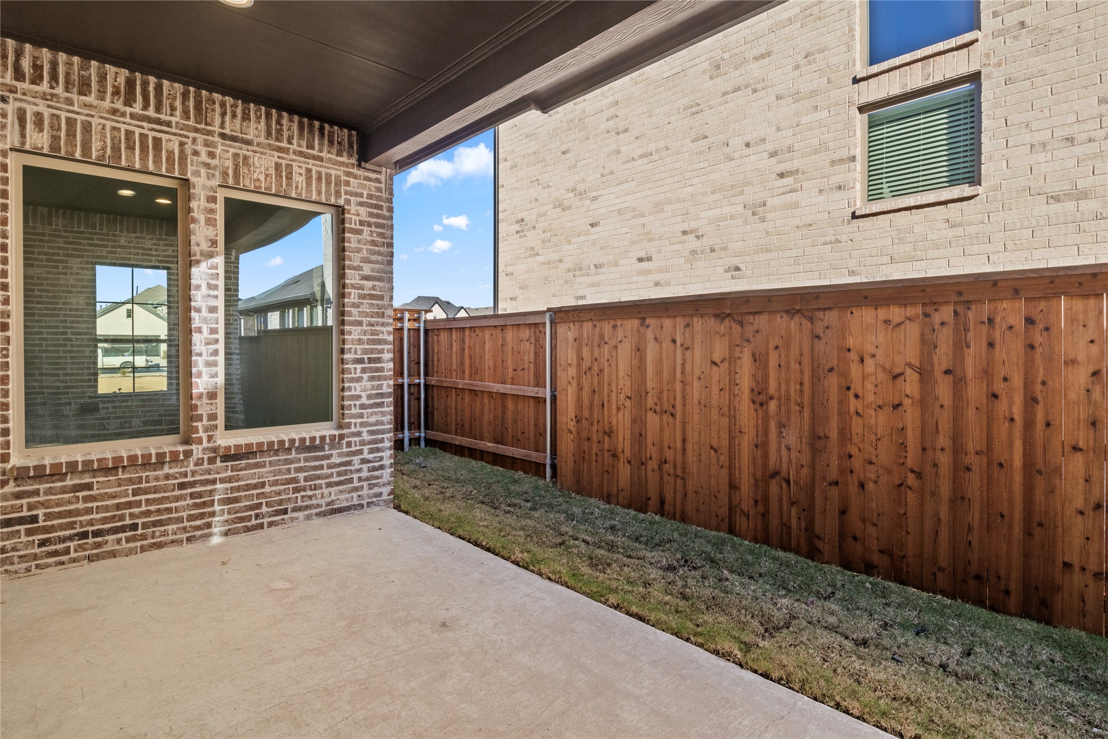 2612 Griffith Mews