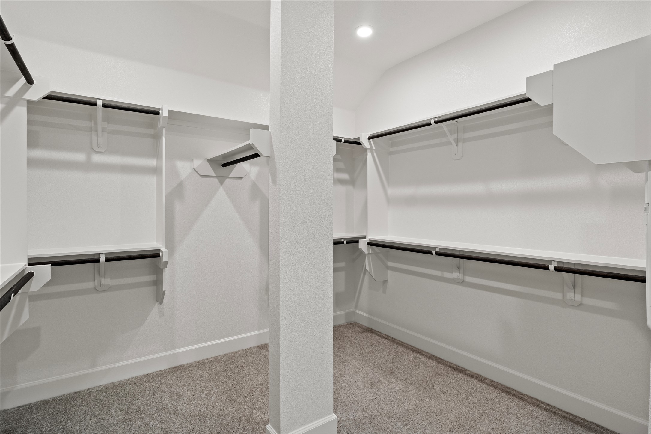 2612 Griffith Mews