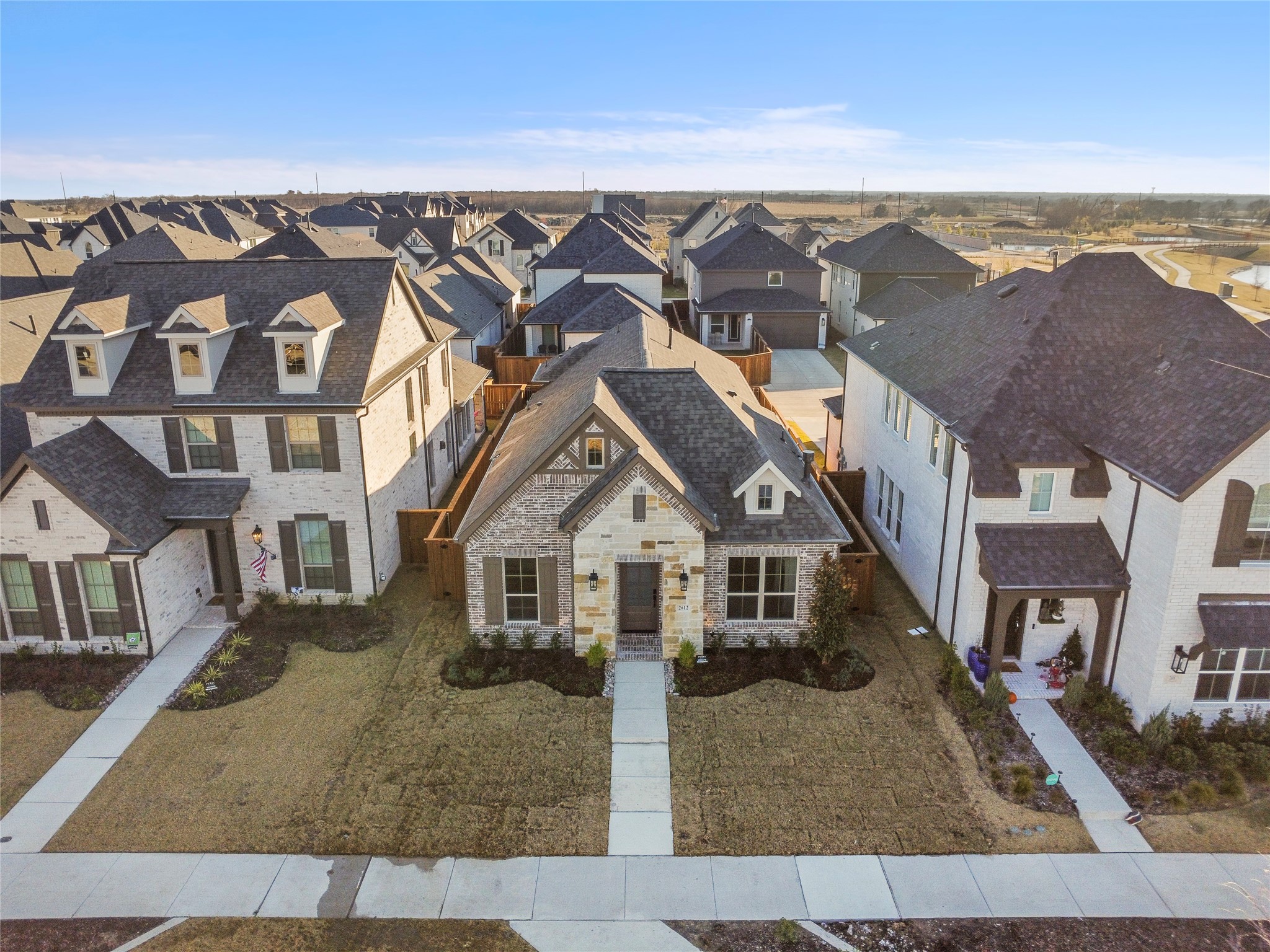 2612 Griffith Mews
