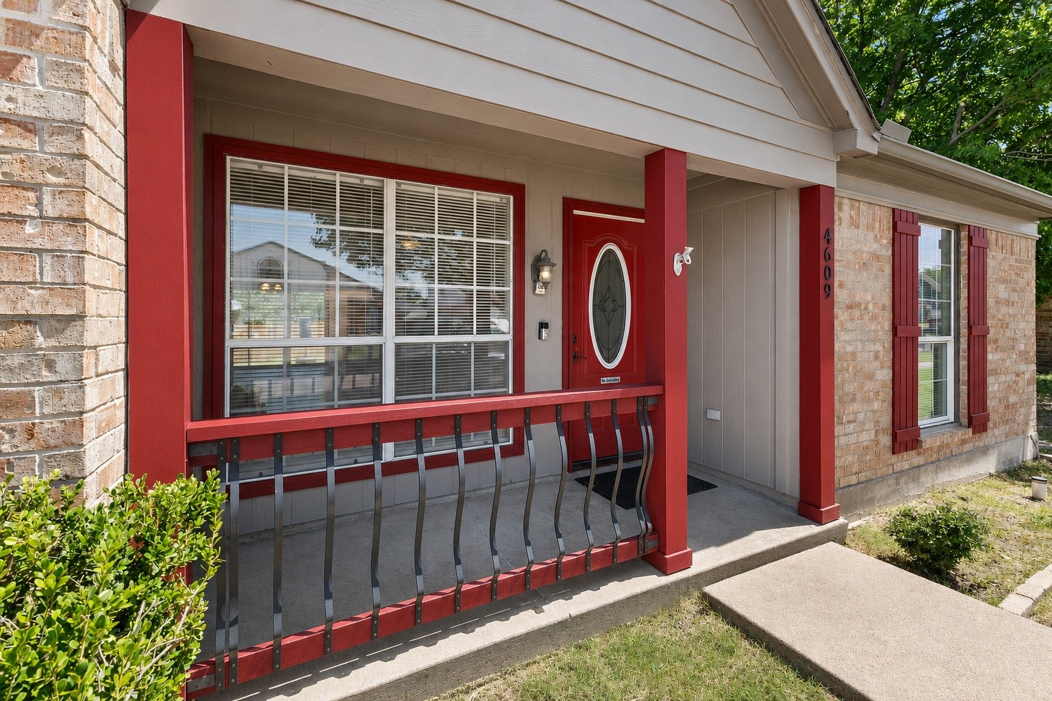 4609 Feathercrest Drive