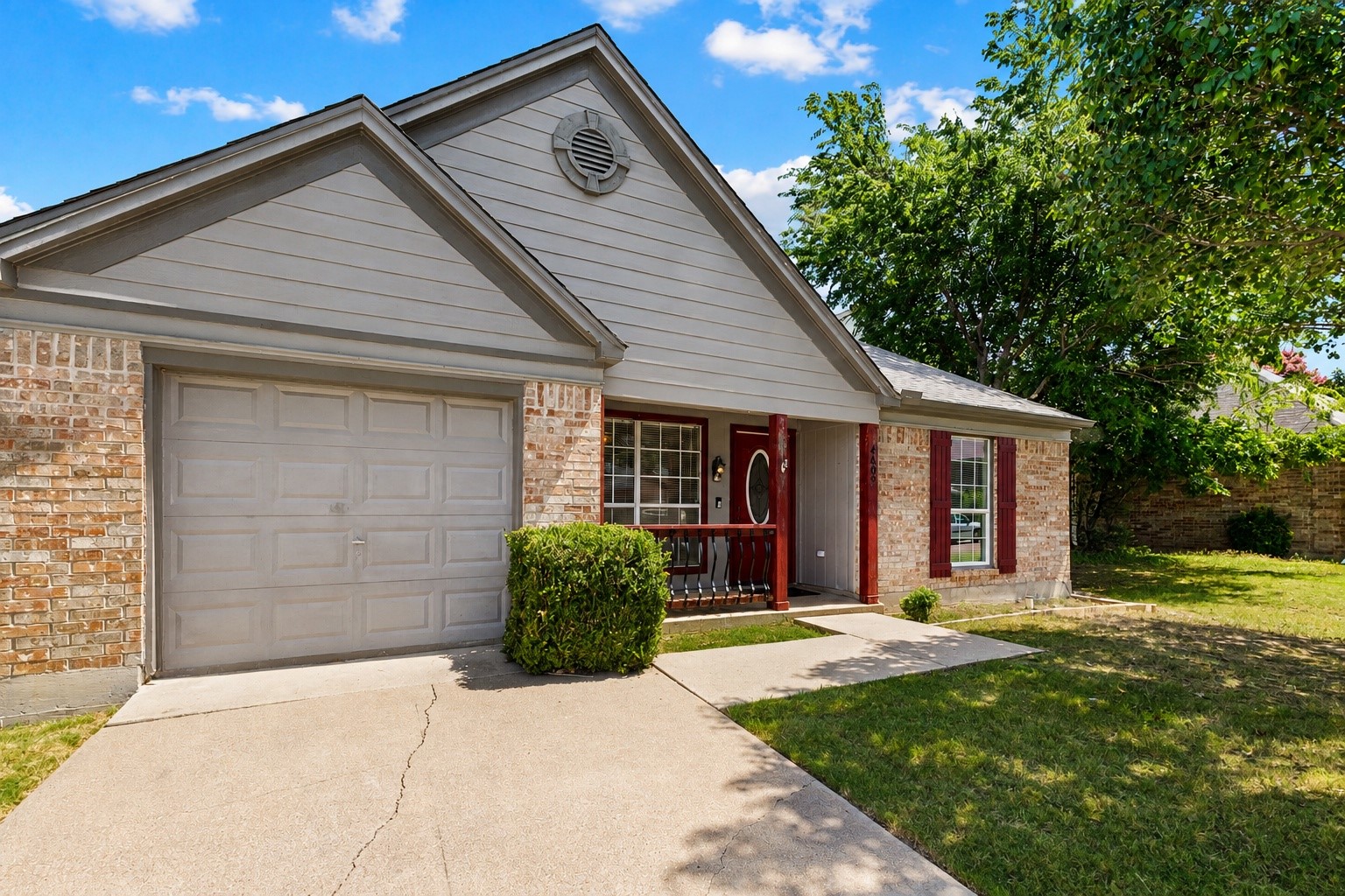 4609 Feathercrest Drive