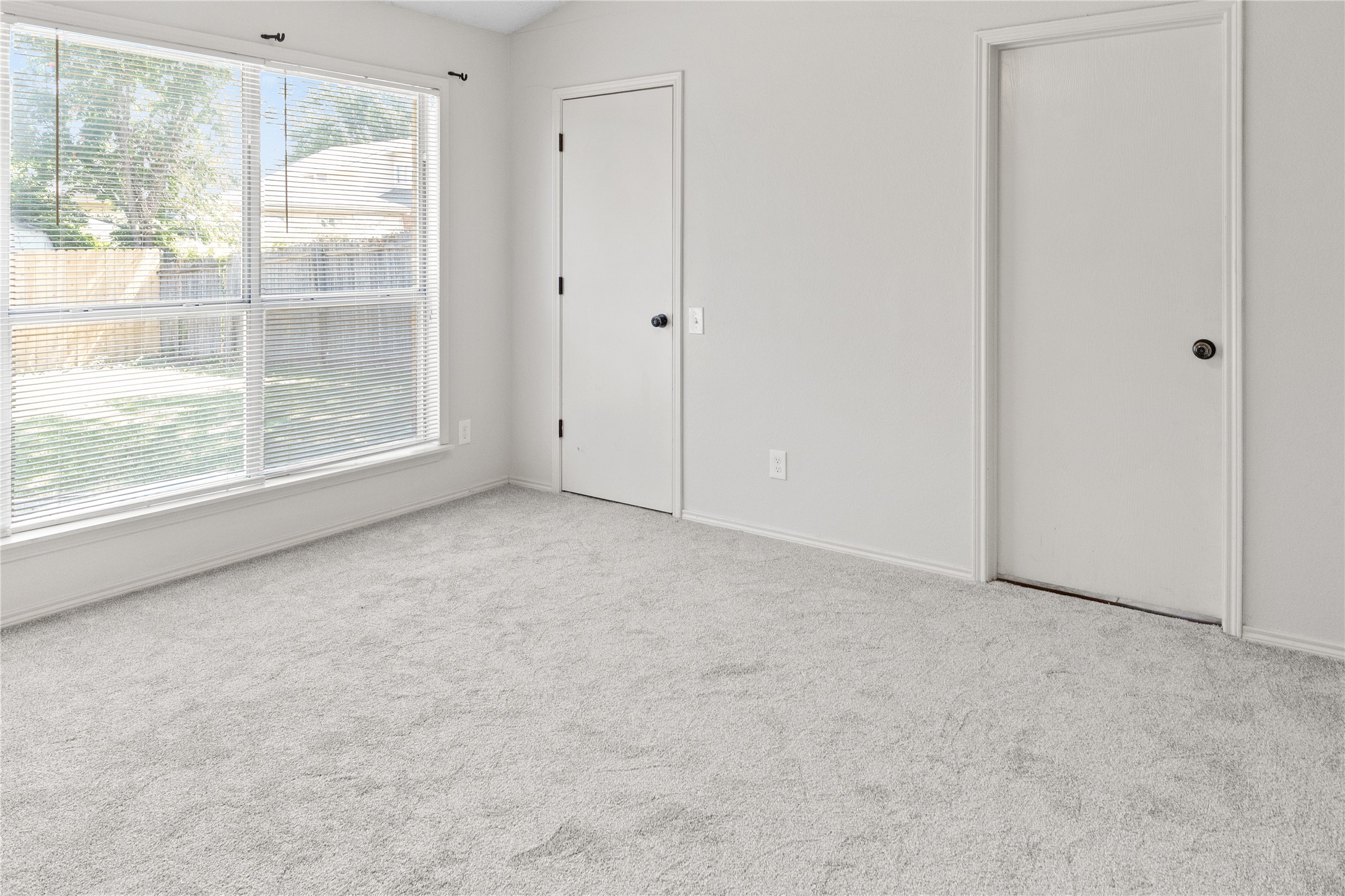4609 Feathercrest Drive