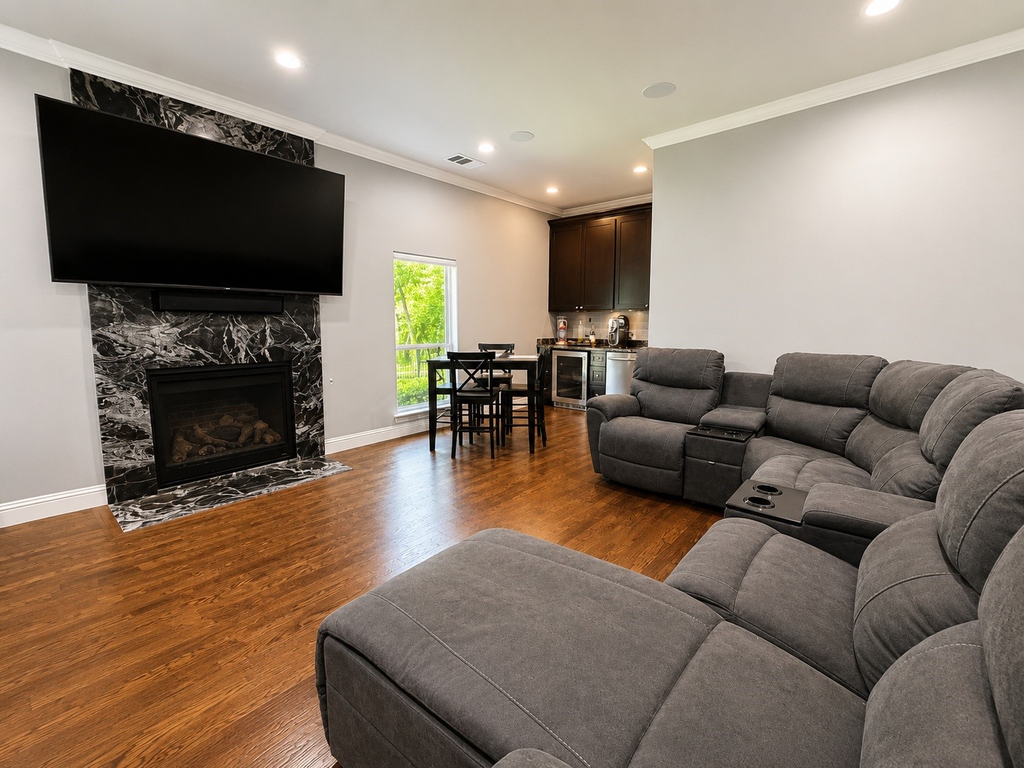 1606 Sam Rayburn Highway