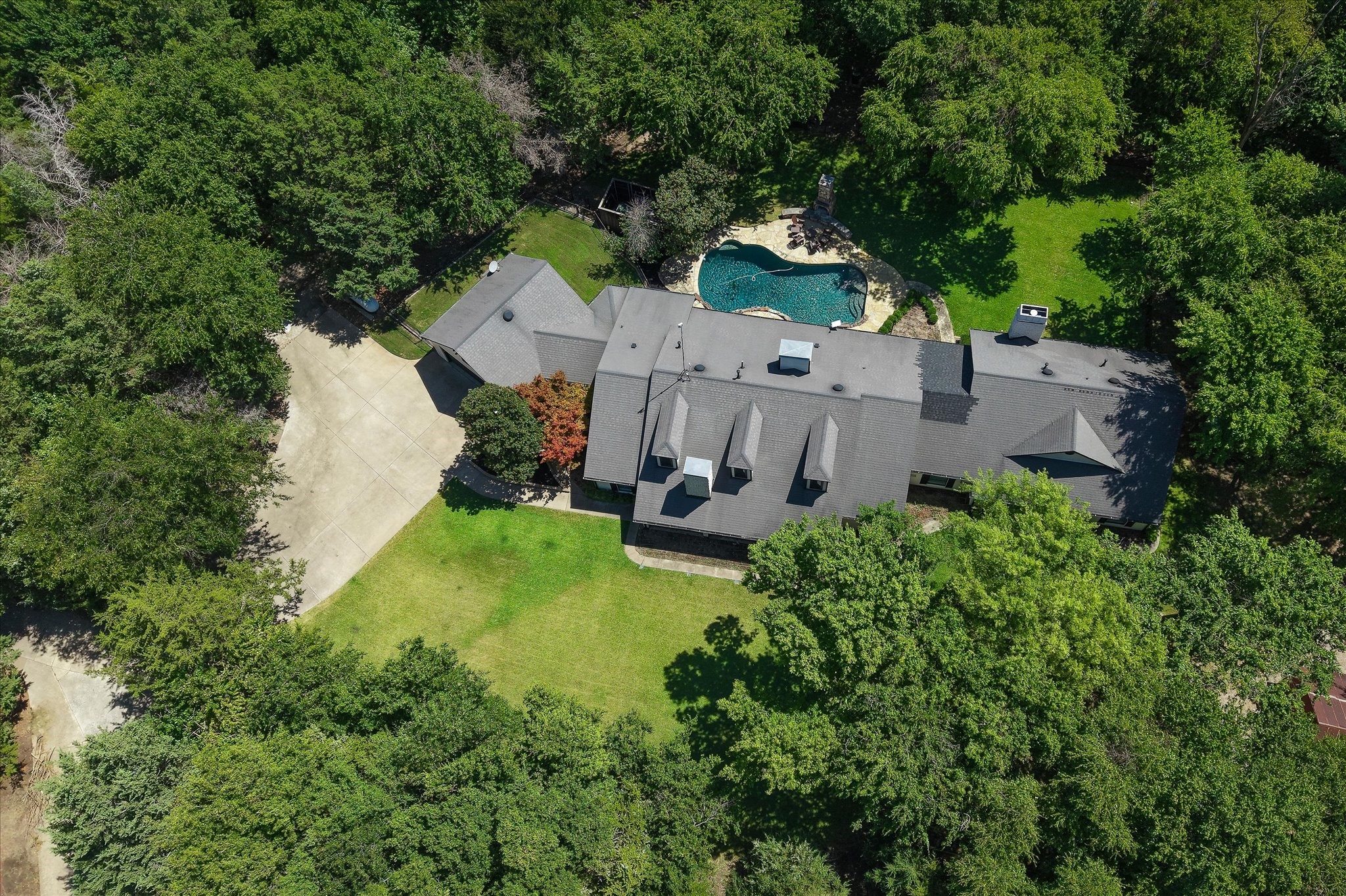 1606 Sam Rayburn Highway