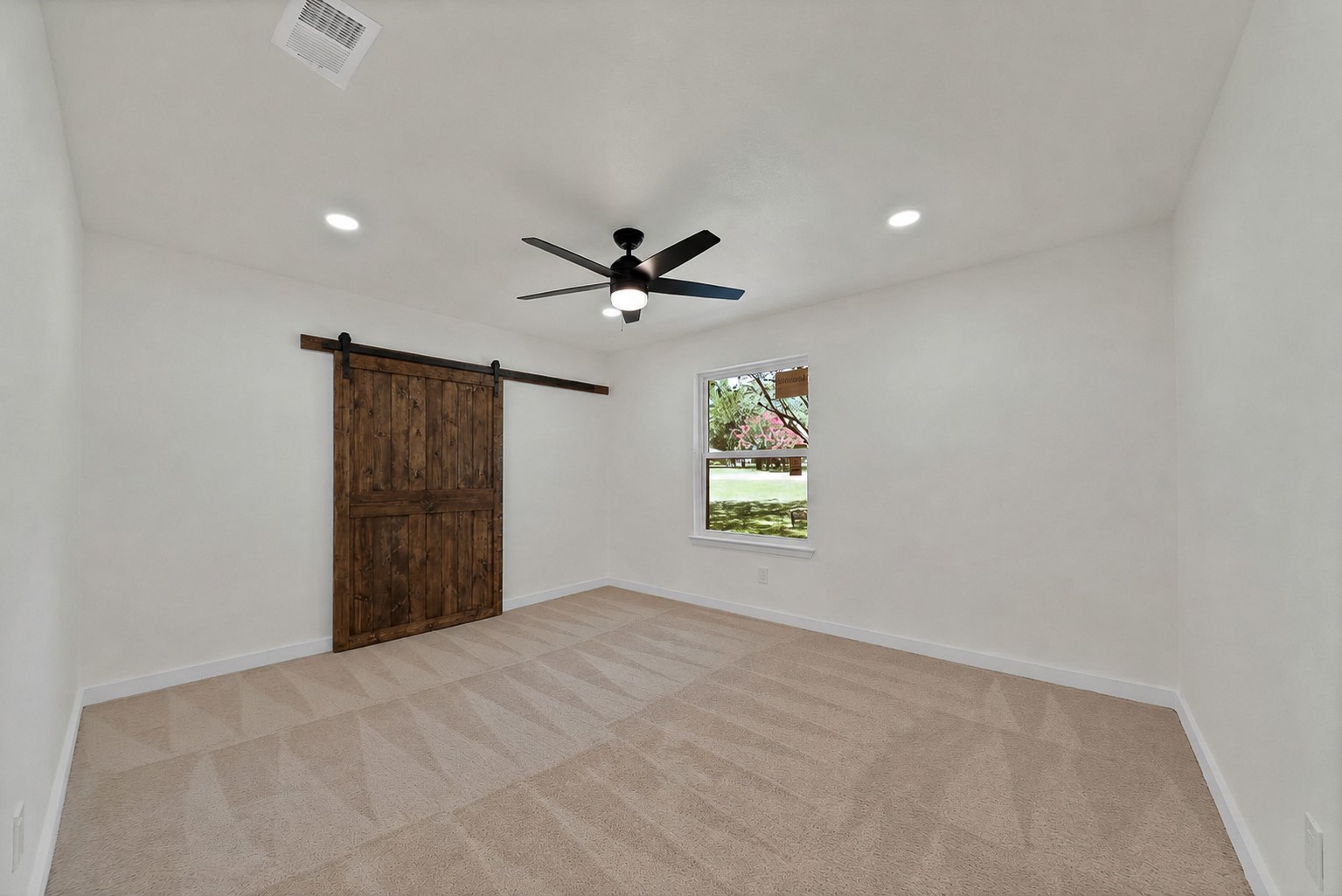 105 Oak Lane