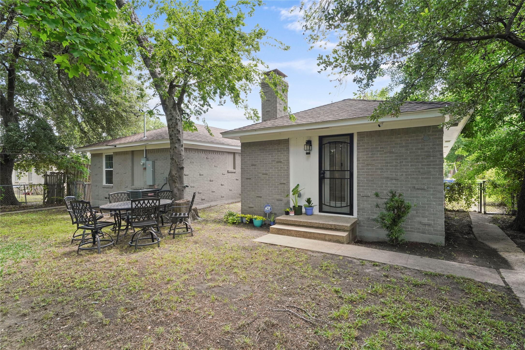 9209 Palisade Drive