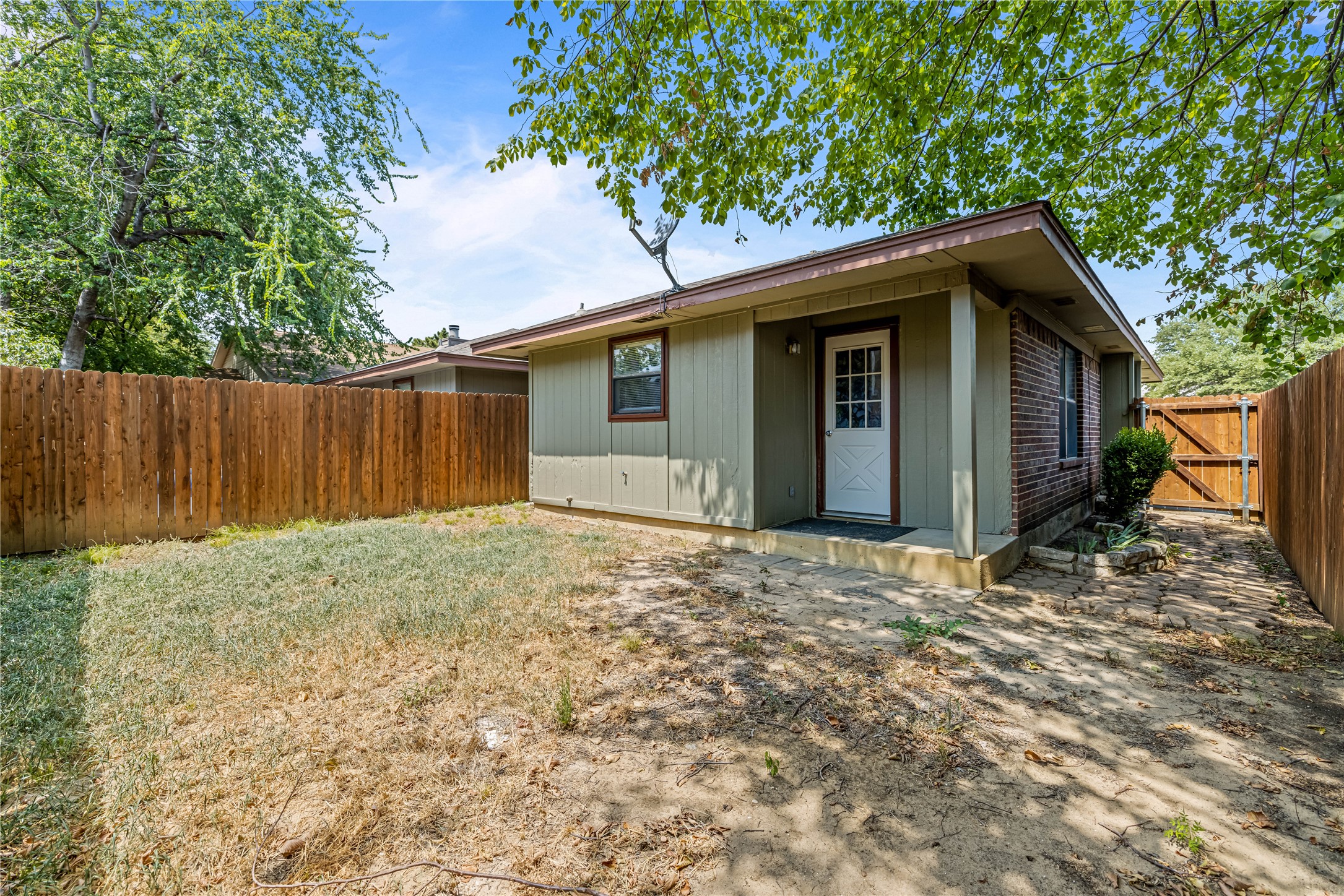 321 Gardenview Street