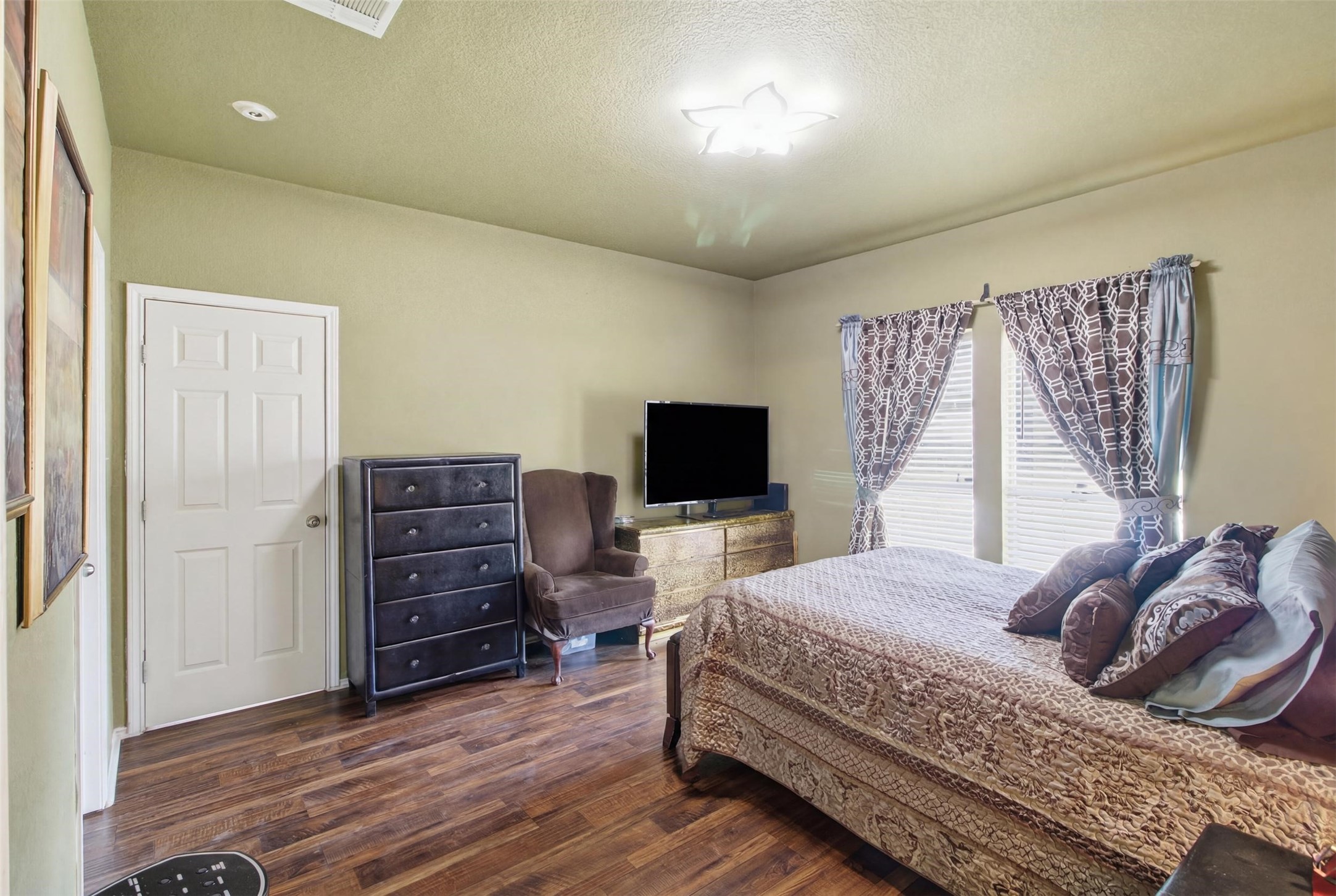 2648 Blackstone Drive