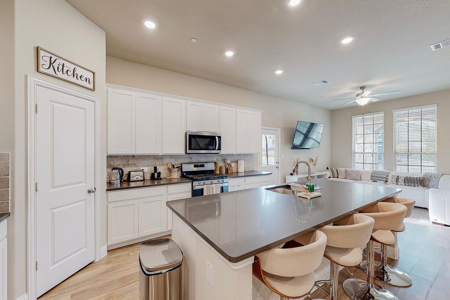 7524 Redondo Drive