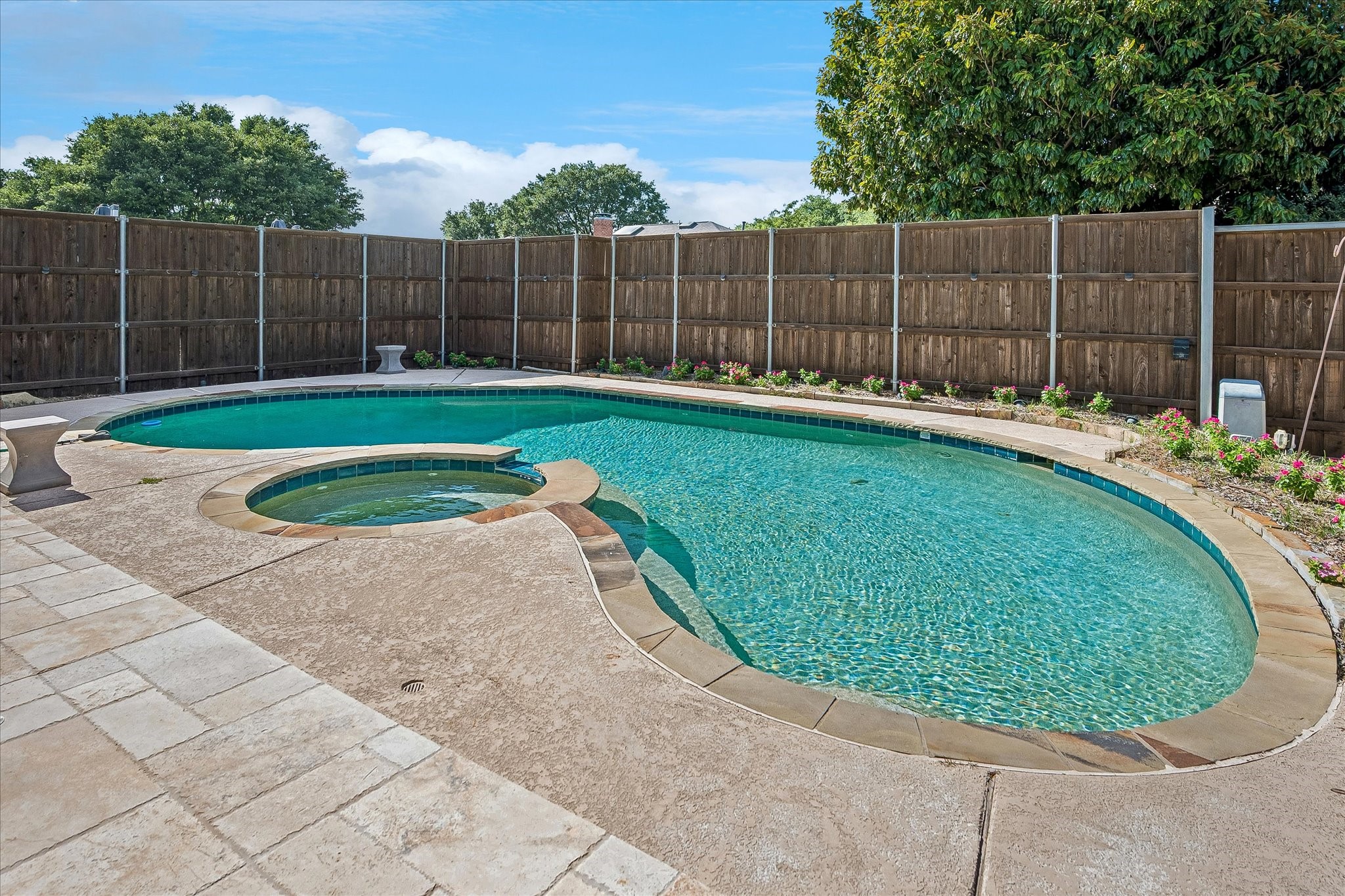 1601 Callaway Drive