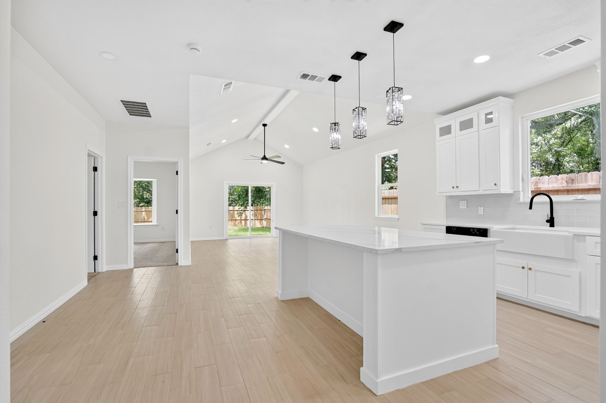 373 5TH Street NW