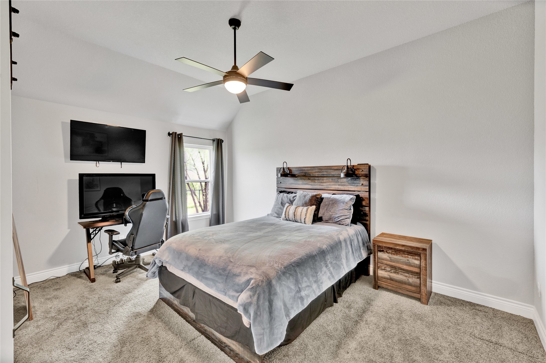 1040 Cloudy Court