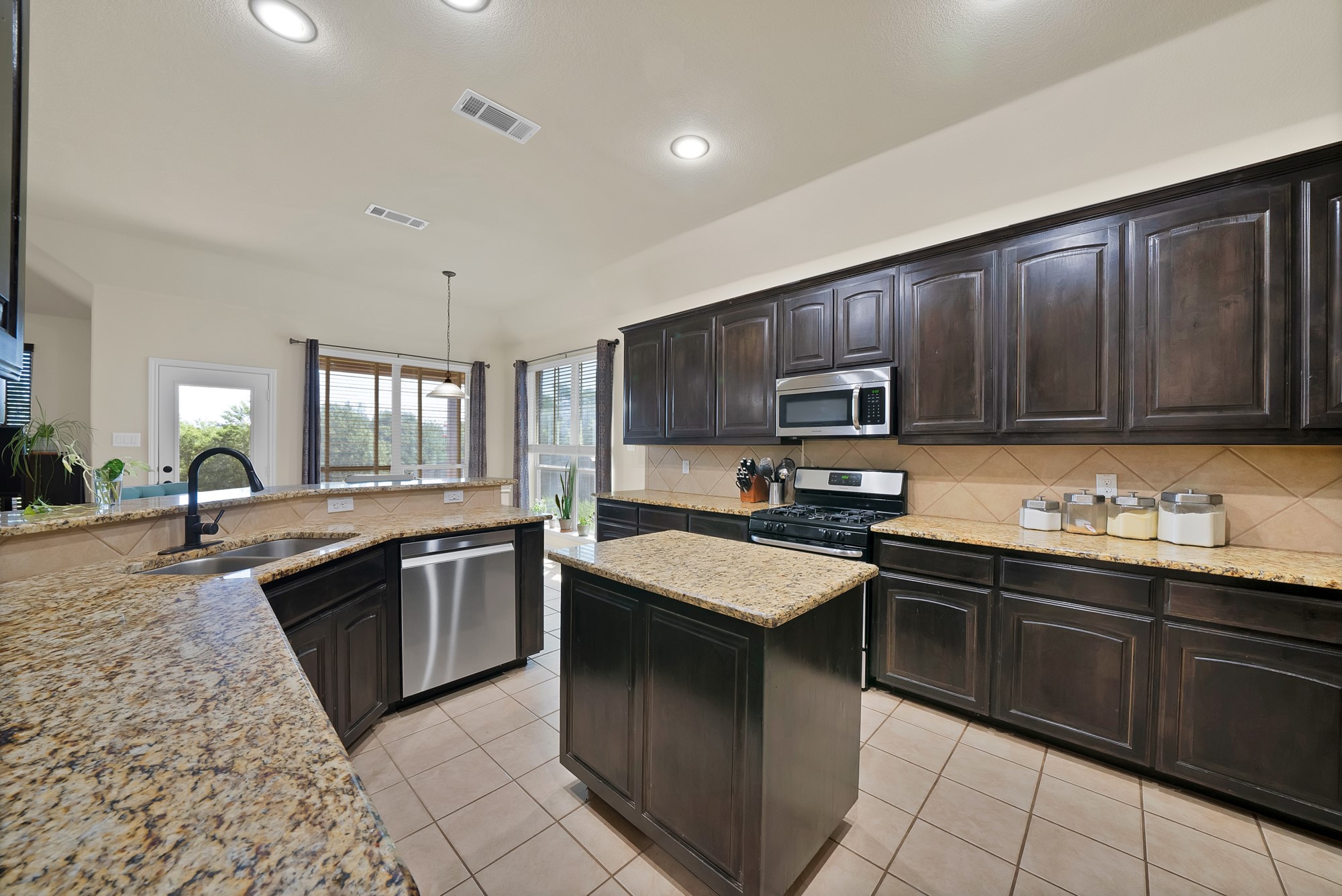 7256 Lake Country Drive