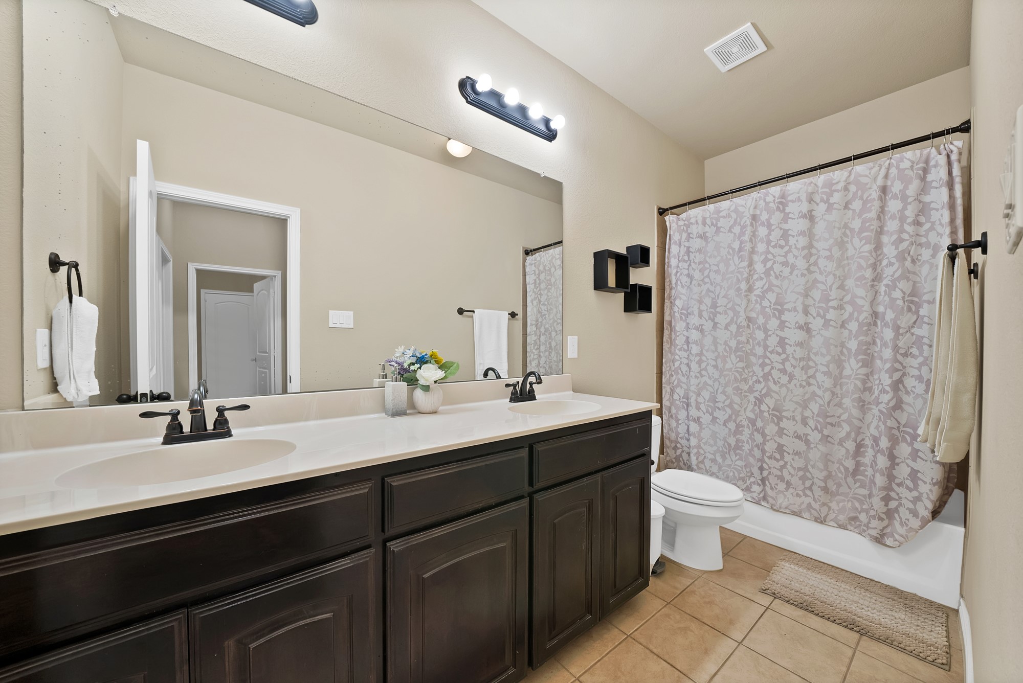 7256 Lake Country Drive