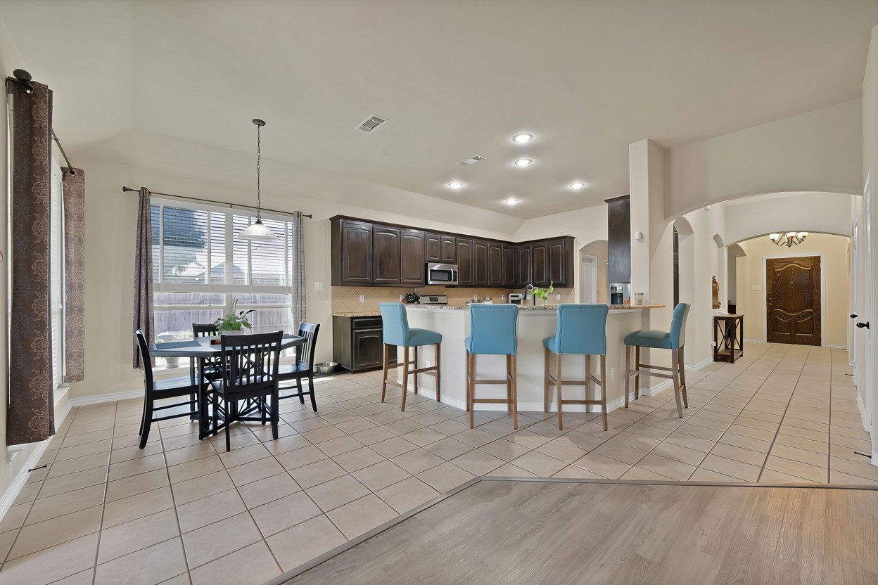 7256 Lake Country Drive