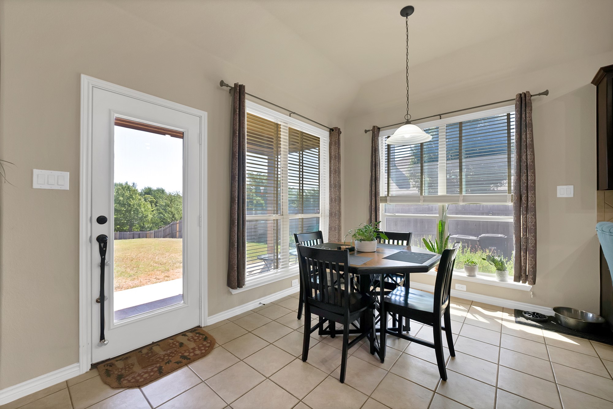 7256 Lake Country Drive