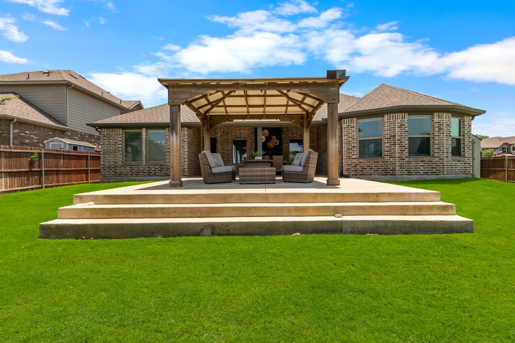 225 Rossville Drive