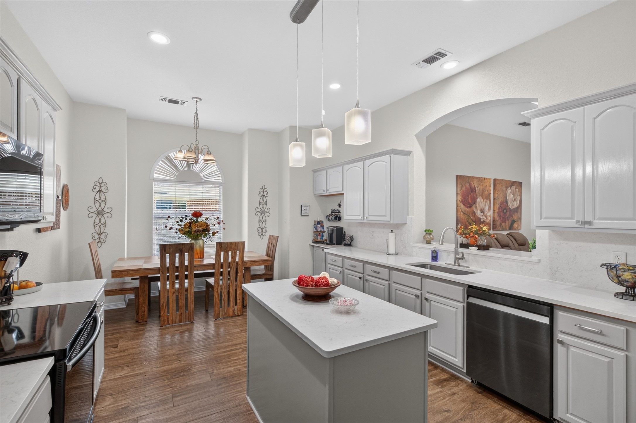 641 Carriage Lane