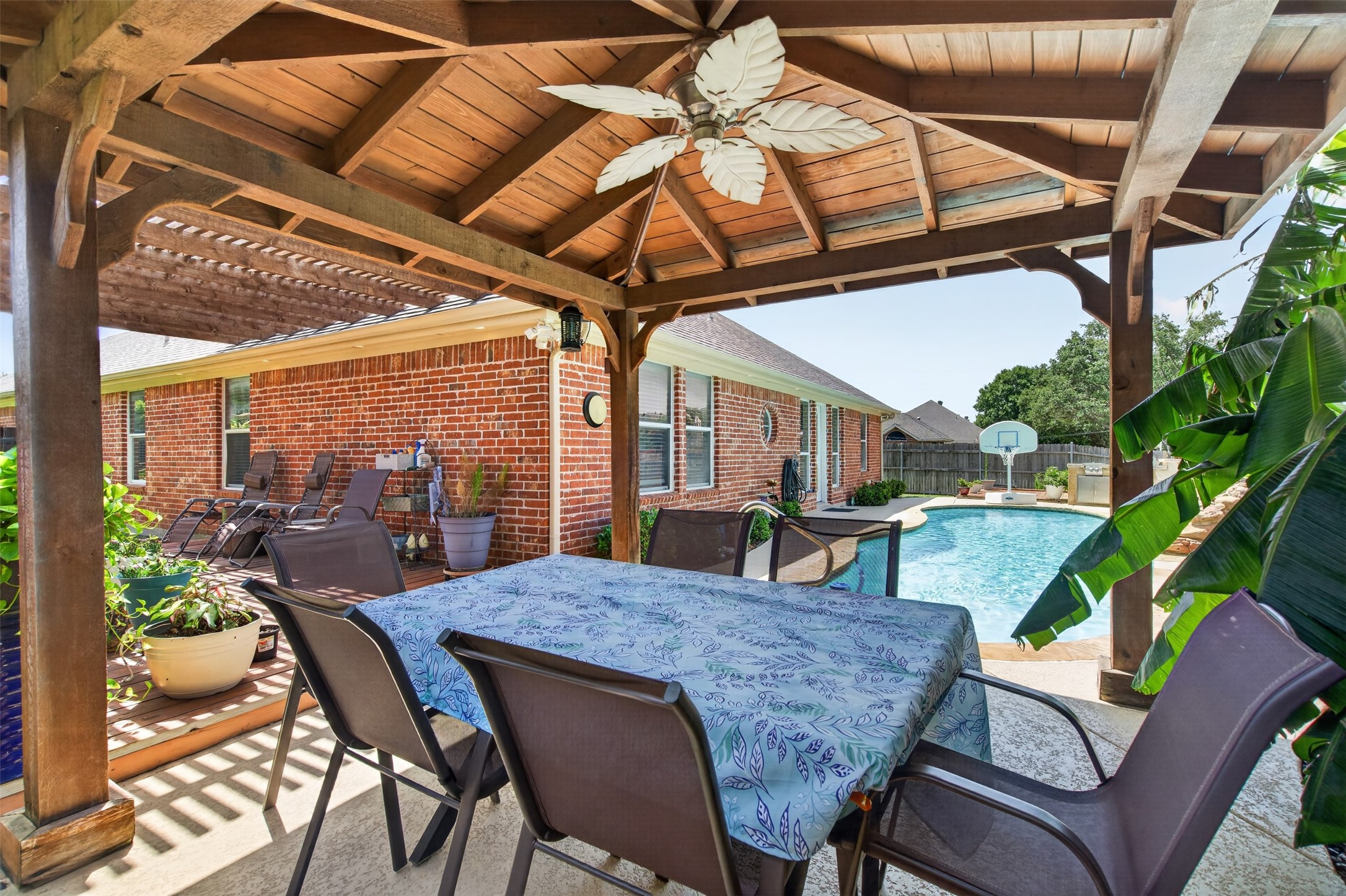 641 Carriage Lane
