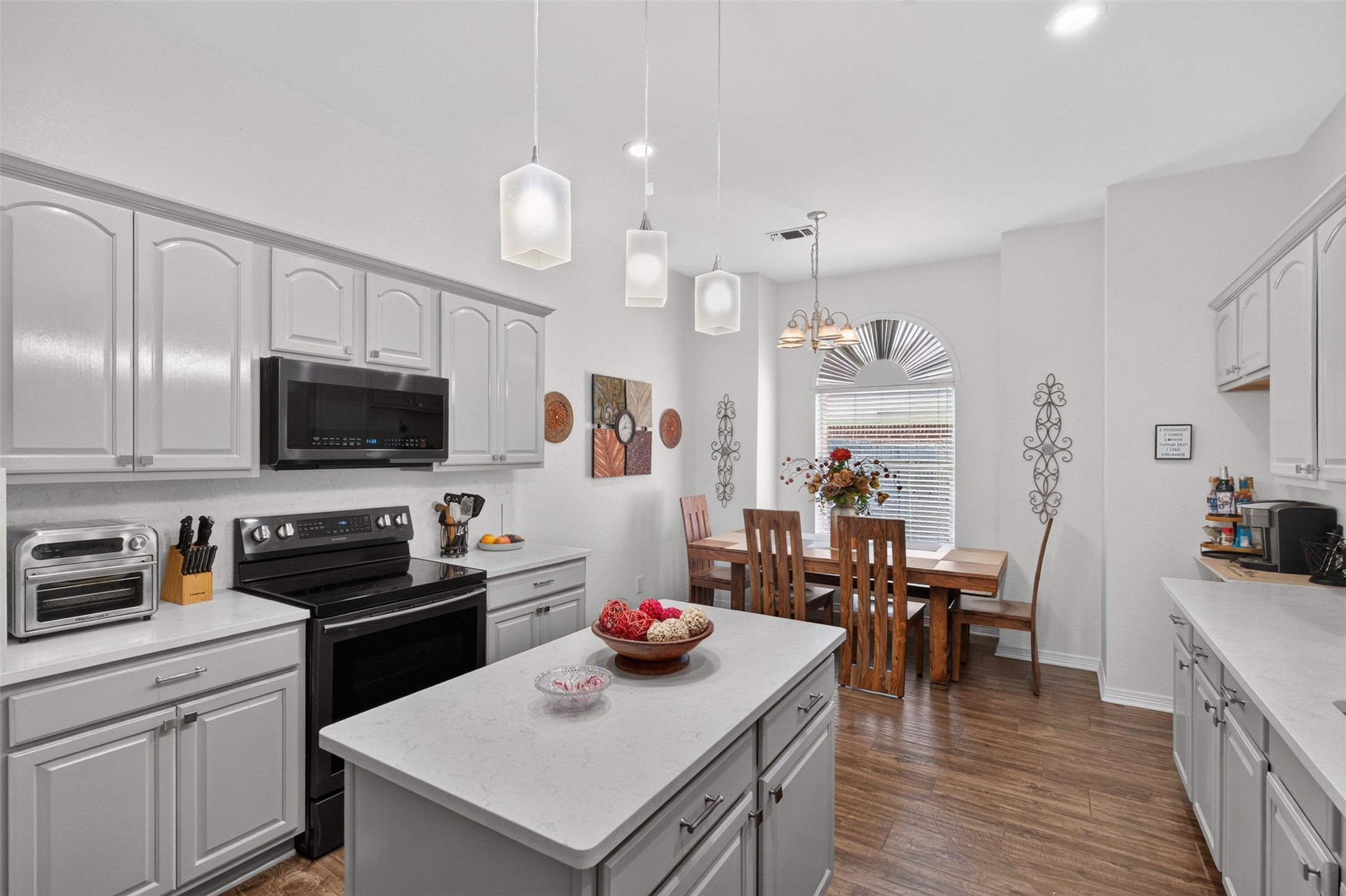 641 Carriage Lane