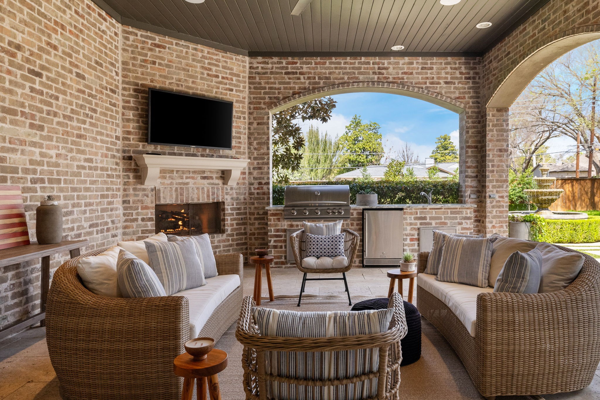 4719 Forest Lane
