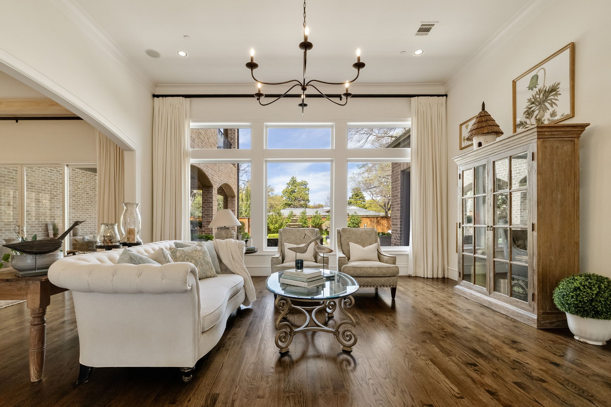 4719 Forest Lane