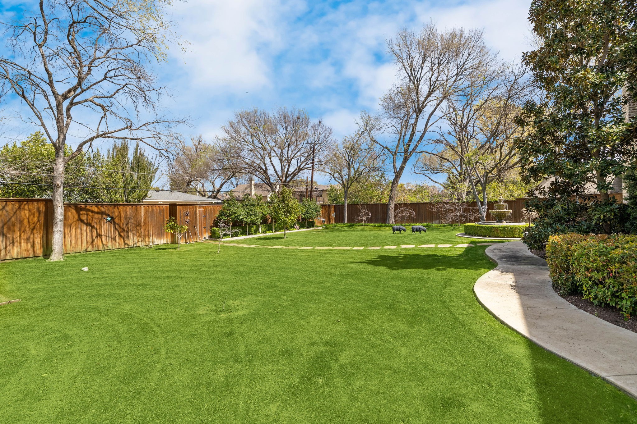4719 Forest Lane