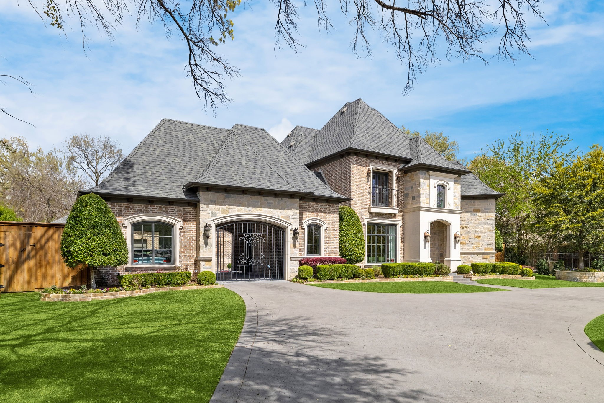 4719 Forest Lane