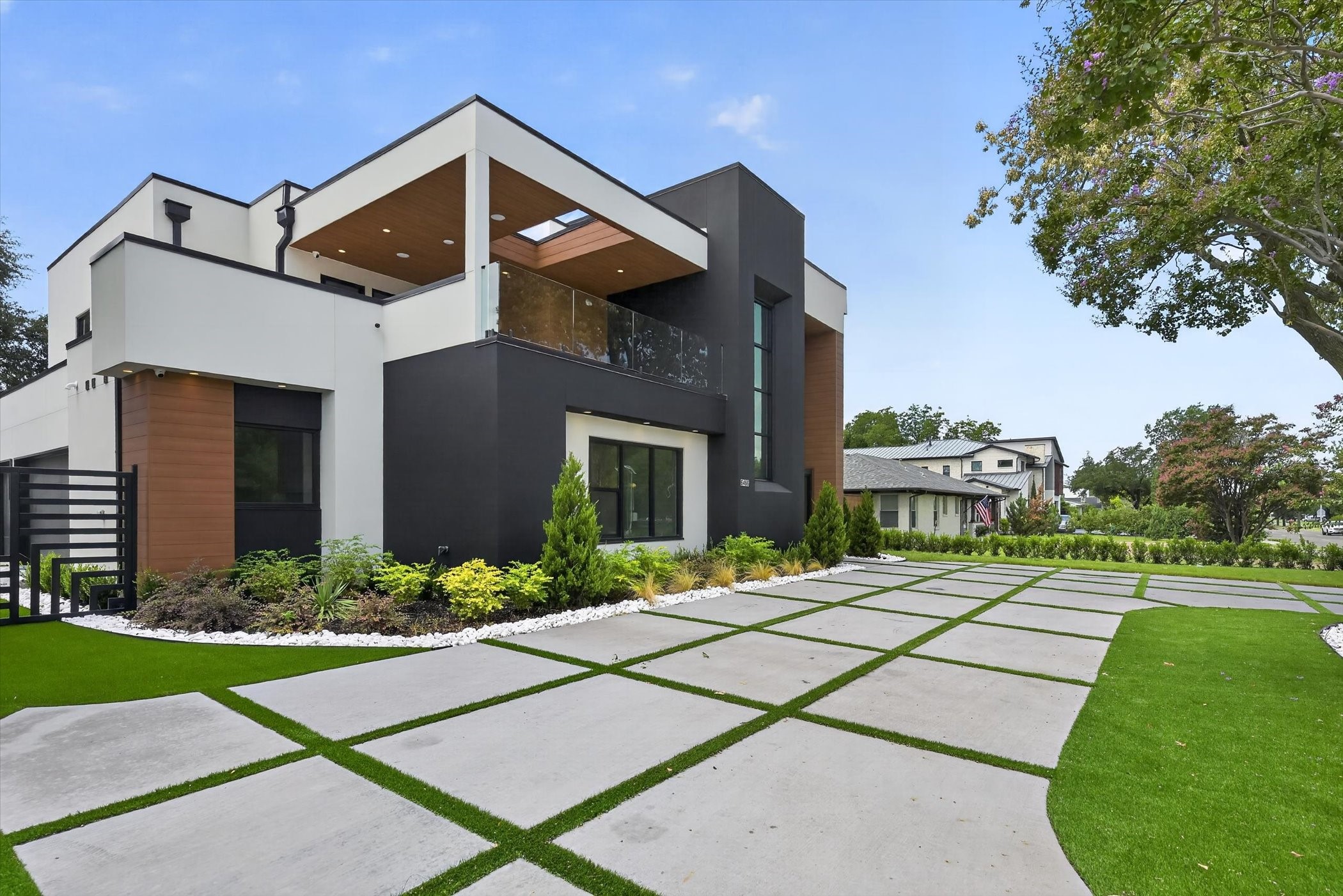 6466 Royal Lane