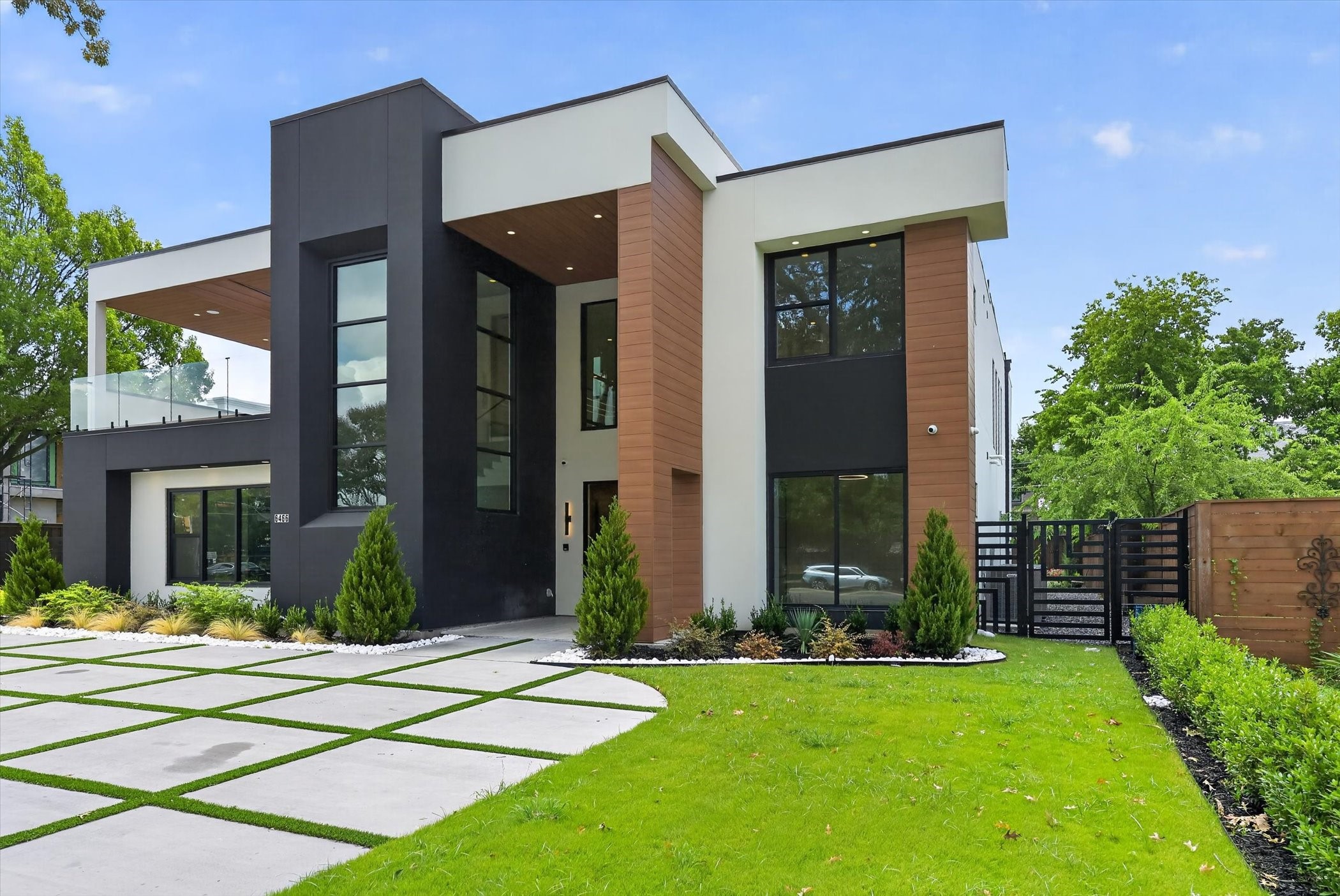 6466 Royal Lane