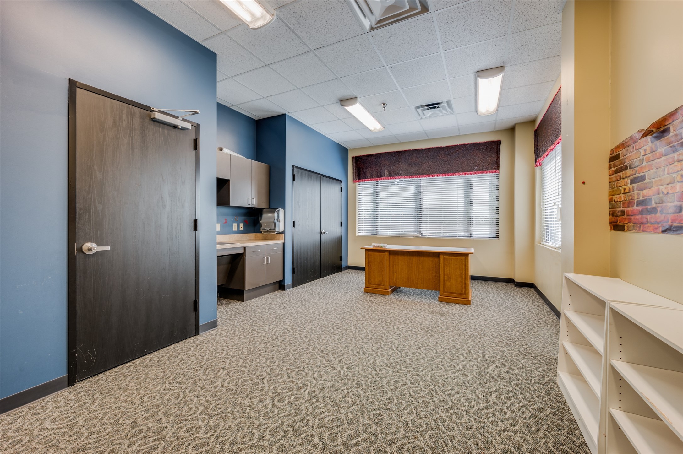 8880 N Macarthur Boulevard 100