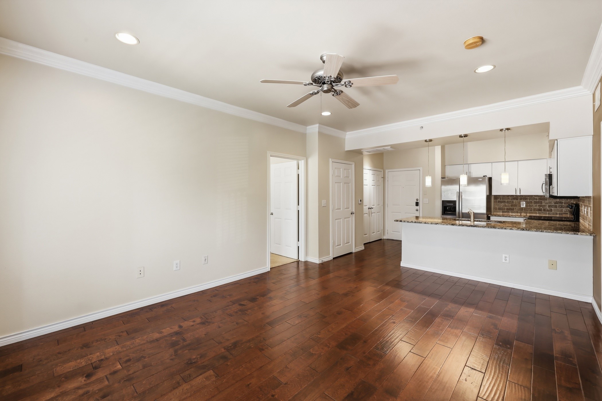 3102 Kings Road 2212