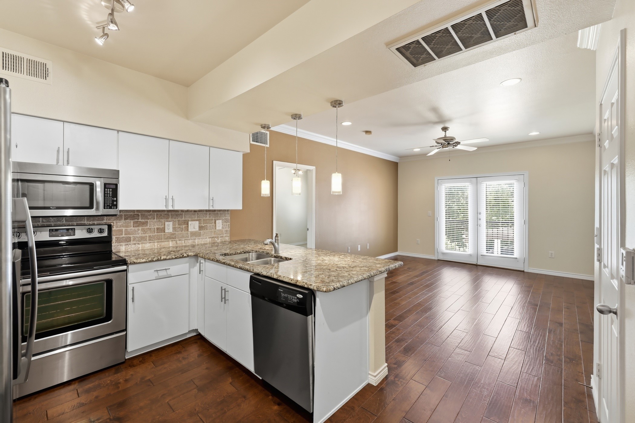 3102 Kings Road 2212